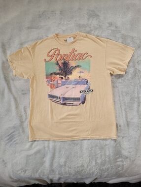 Chemistry Mens Size L/XL Pontiac GTO Classic Car Graphic Print Tshirt